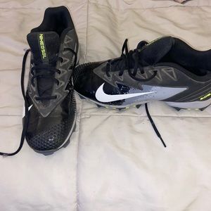 Nike softball cleats